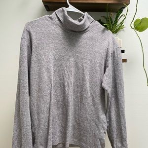 UNIQLO: Turtleneck sweater